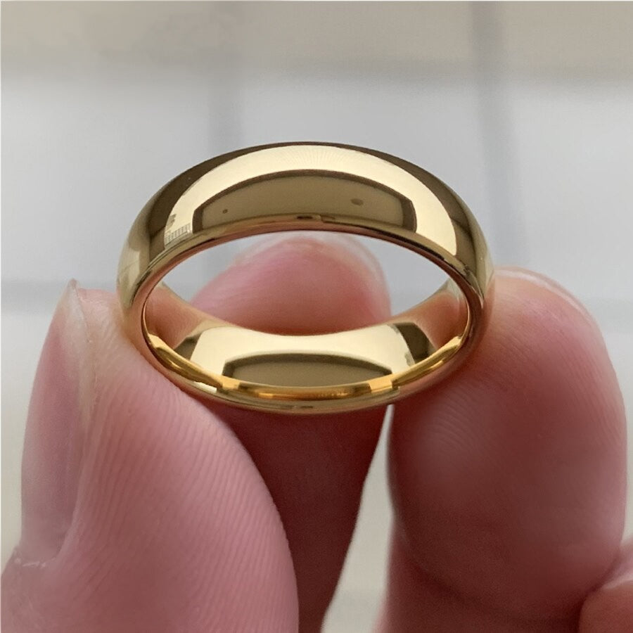 Men’s gold wedding ring