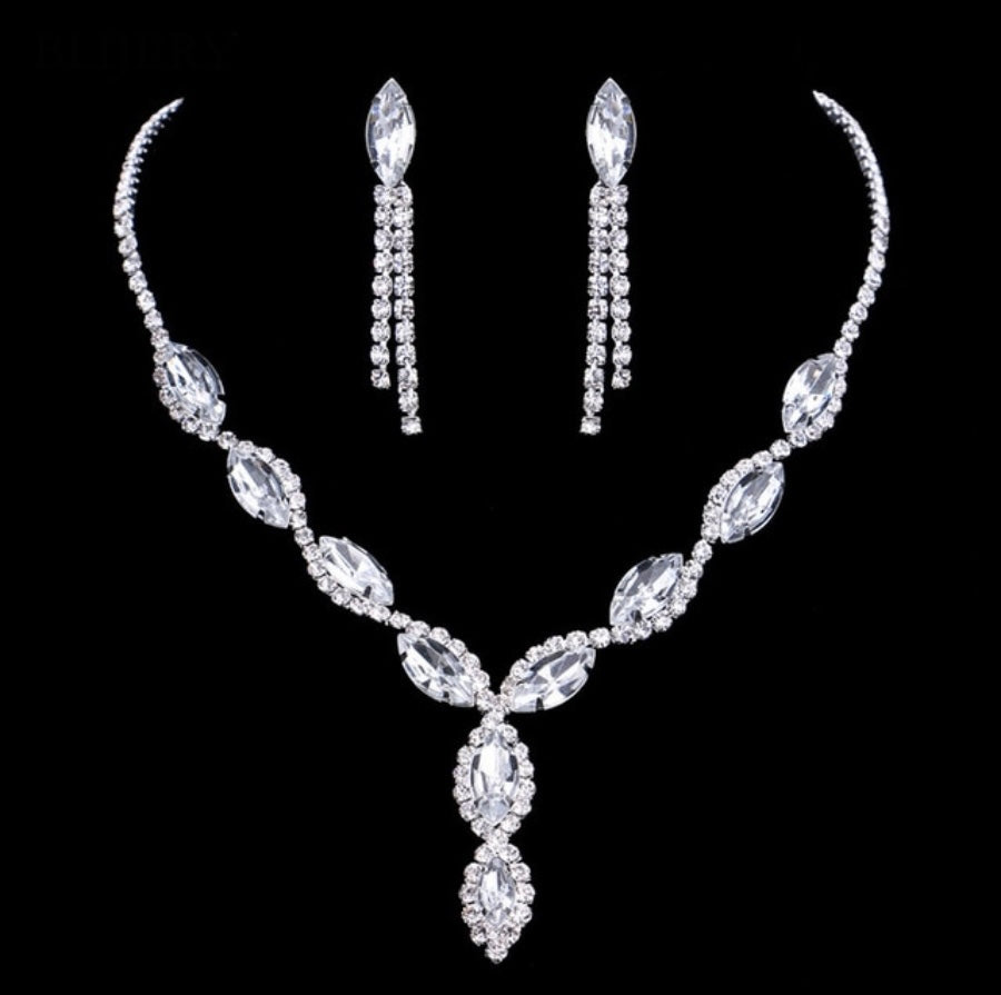 Women’s diamond necklace and earrings set