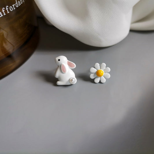 Hopper And Daisy Earrings