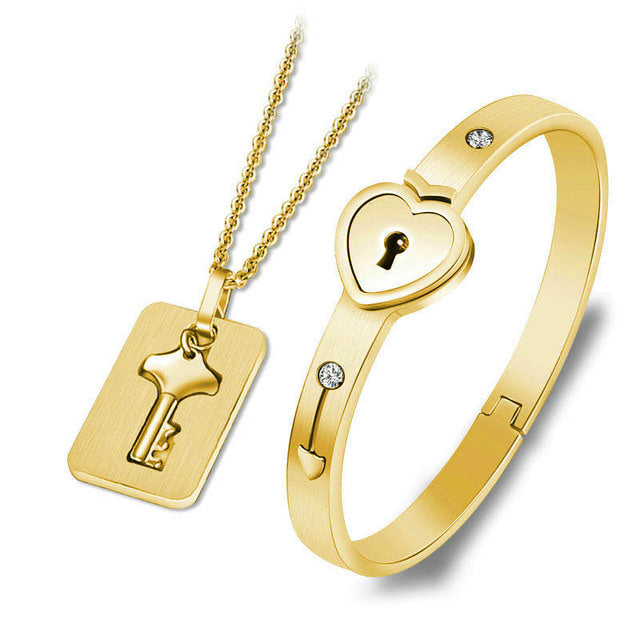 Couple’s gold necklace and bracelet set